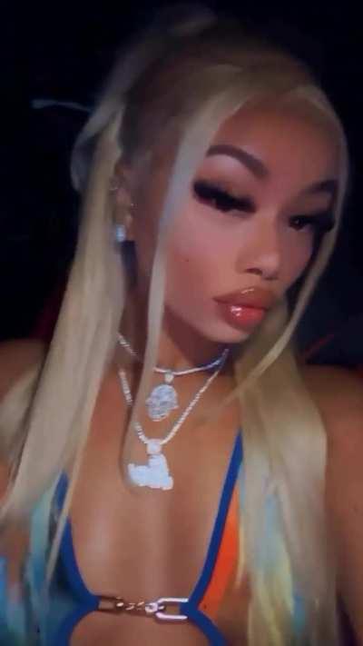 Akari (@akari.blanco)