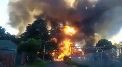 Fuel tanker explodes in South Africa (12/24/22)