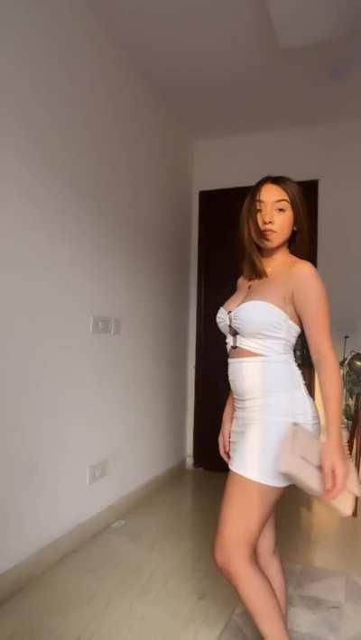 Shreya's curves 🥵🥵🔥🔥