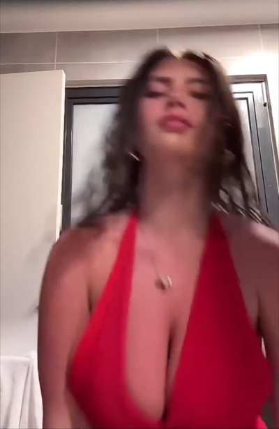 Beach teen “accidentally” showed us her giant tits