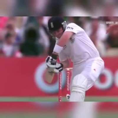 A Perfect cover drive by Ian bell to Peter siddle 2010-11 ashes