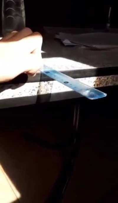 An example of how a digital camera&rsquo;s capture rate changes depending on the amount of light that enters the lens.