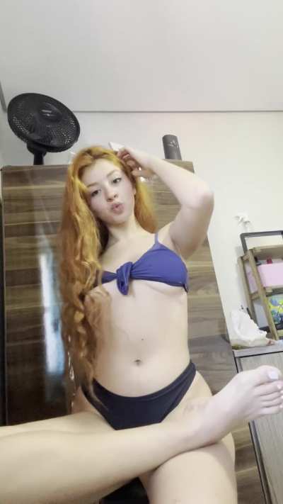 what's the first thing u look for in a short girl?