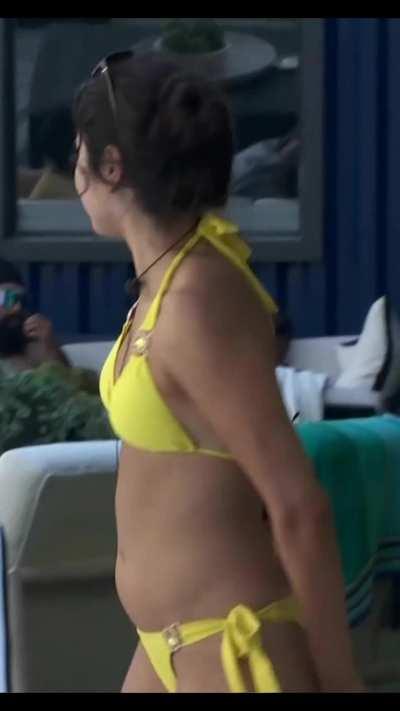 America BB25 bikini action