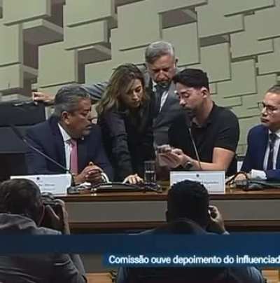 Influenciador ensina a senadora Soraya a jogar o tigrinho na CPI das Bets