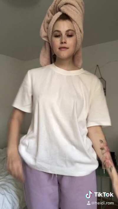 Honey, I’m ready for a dinner😛