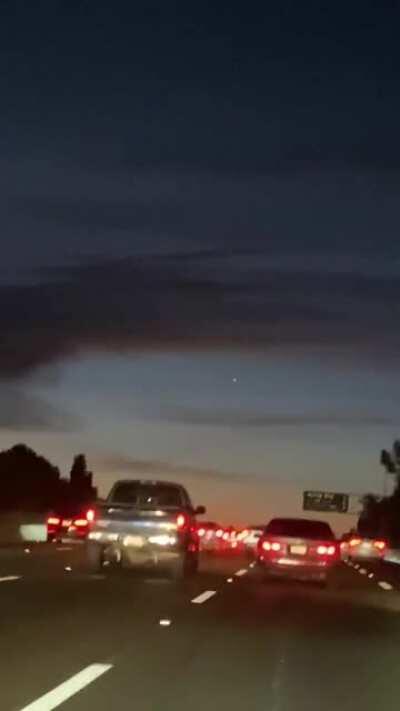 Mysterious flashing lights in the sky over 101 freeway in Los Angeles!