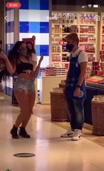 Can flinging butt sweat spread covid?