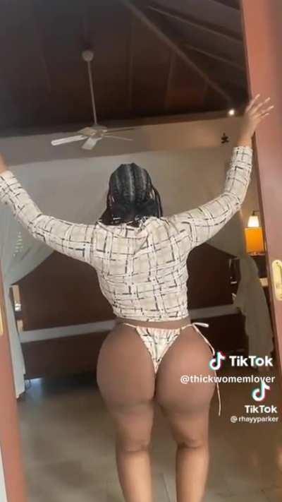 A TRUE 🍫 BEAUTY 😍