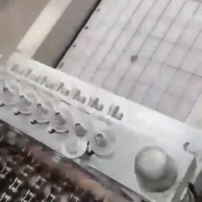 Chicken processing machine