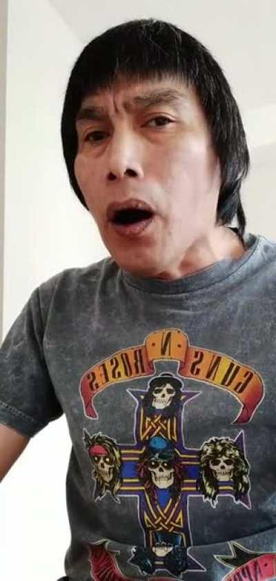 This man trying to sing Welcome to the Jungle.