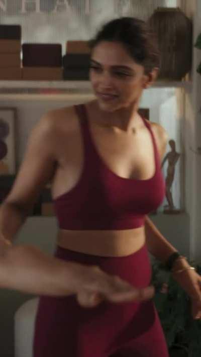 Deepika Padukone's sexbomb body uggghhhh!