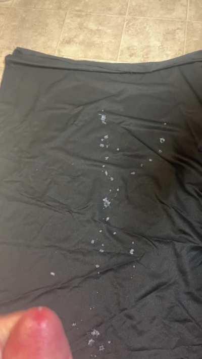 Too bad it wasn’t on a nice ass so I could watch it drip down over her holes! 