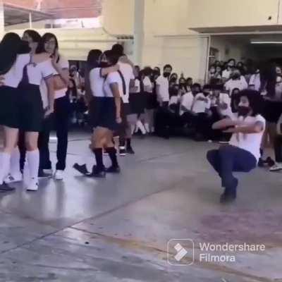 Hmm that funny dance from tf2