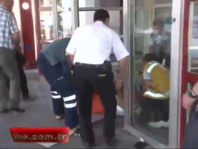 Stretcher with too much confidence. WCGW?