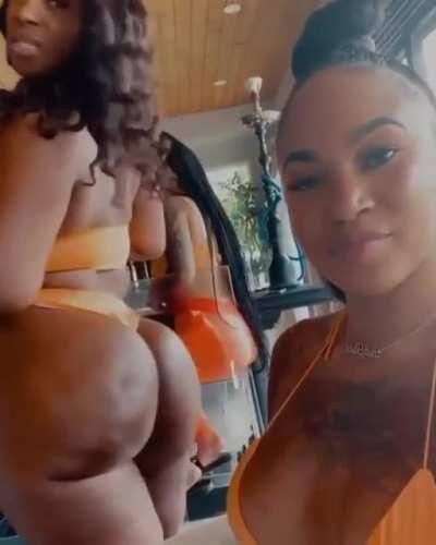 Thick girl Thursdays