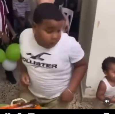 That boy fanum hype for his plate!