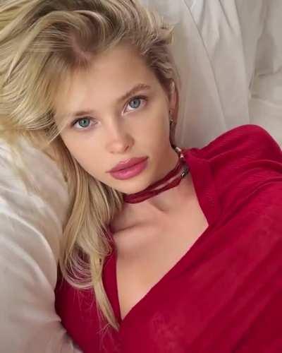 Alla Bruletova (red top) 