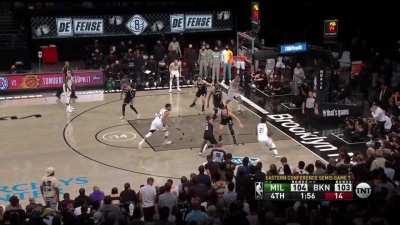 [Highlight] Jrue Holiday redeems himself by hitting two clutch shots late in the fourth