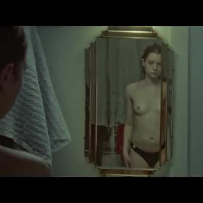 Esm&eacute; Creed-Miles