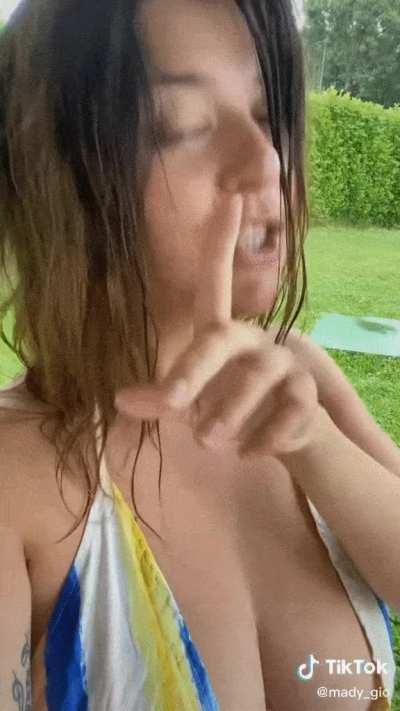 tiktok mady gio bikini