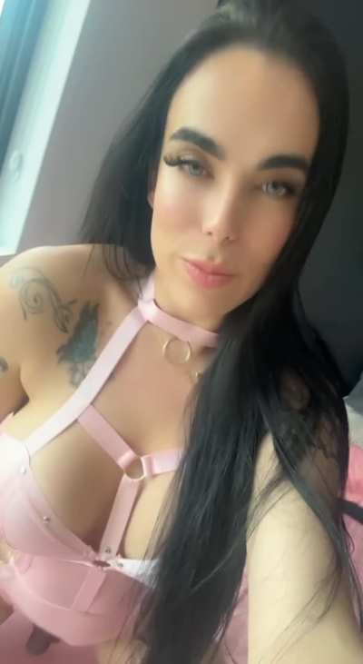 my eyes are up here… 😇