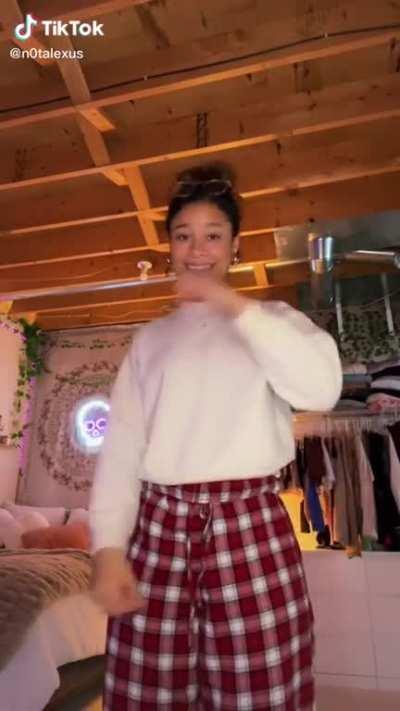 LearmannTwins - Video #8941