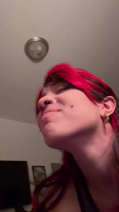 I love cumming on her face 😇