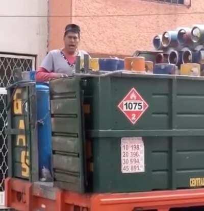 Puta madre, cuánto te amo México.