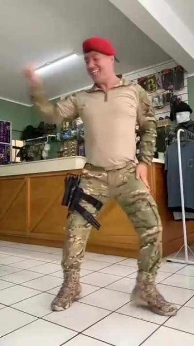 Enquanto isso, o exercito...