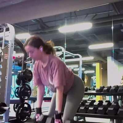 Bend over just like that 🍑