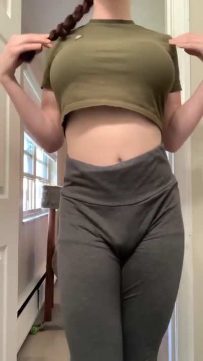 I finally accept myself as a woman… what do you think? 🍑 