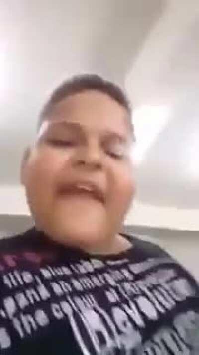 Juninho 123 fica puto após adm falar que comeu a web-namorada dele