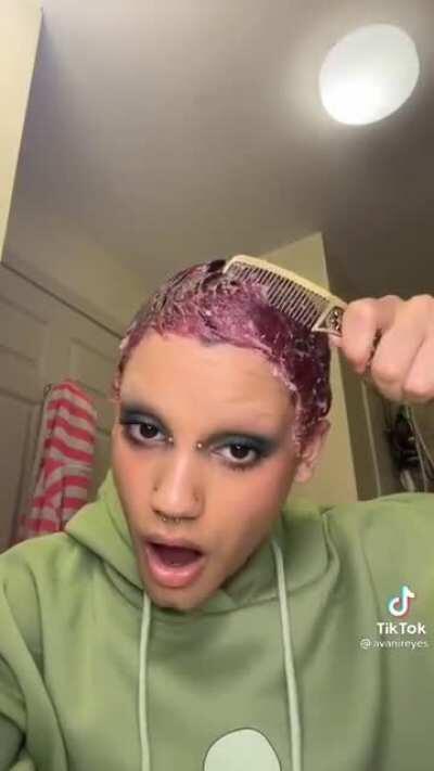 This guy sprayed gorilla glue on his hair cause he didnt believe the gorilla glue woman was telling the truth