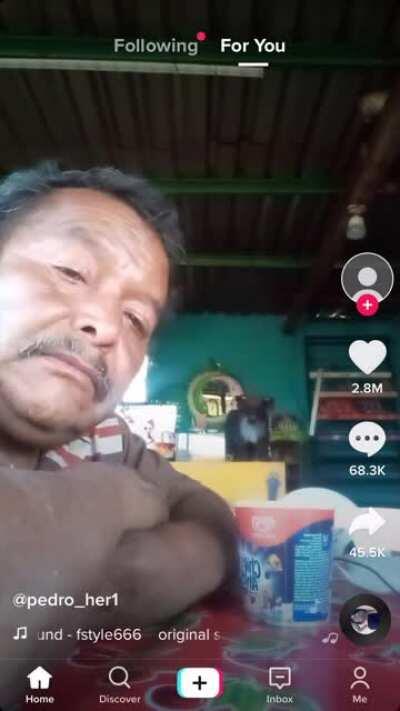 So this sound is used for girls shaking their ass, my poor man looks so confused...