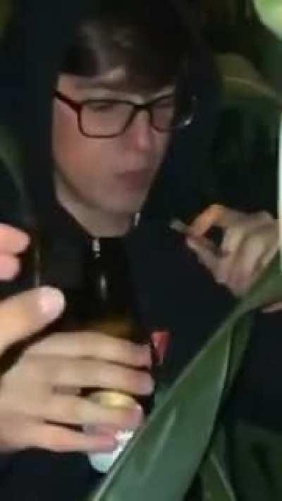 Somente os High society podem fumar milharal, trump, Kim Jong u,bill Gates representam essas pessoas