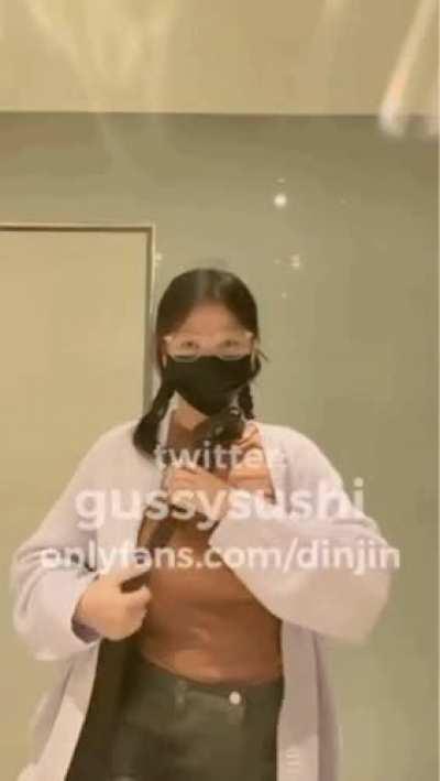 strictly no bras for movie night for easy access😉😉