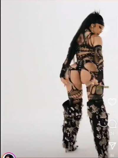 This whole video she serving 