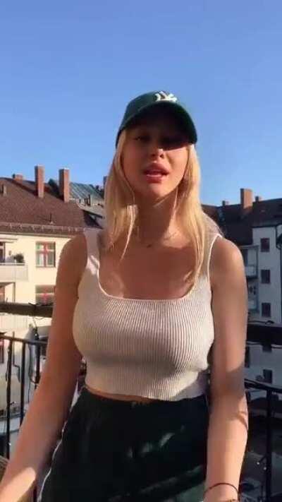 Havanna on Triller looking so cute!