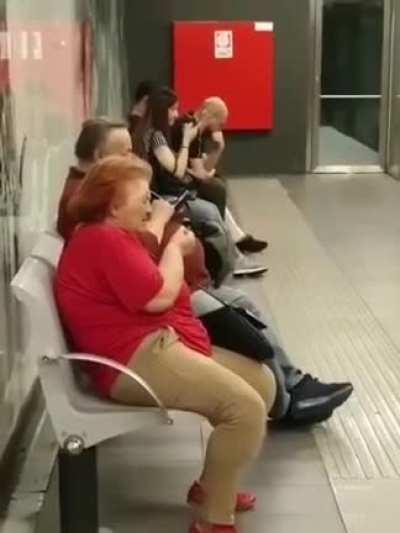 Can anyone smell tuna here?