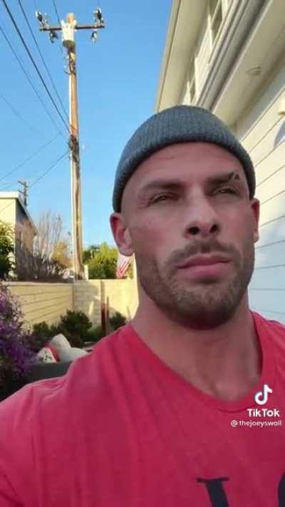 People filming strangers for no reason are pathetic