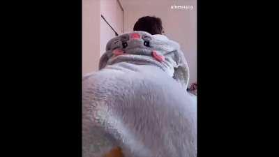 Do you like how my ass waves?