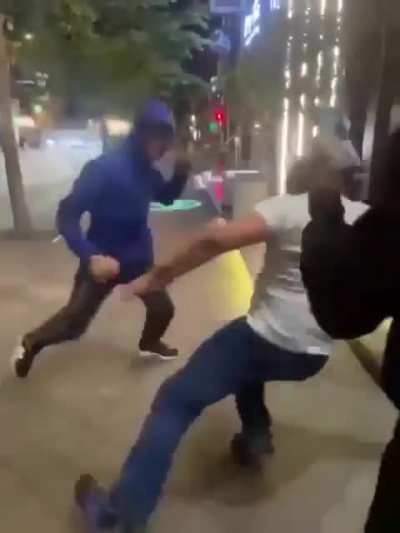 Fight on the street 