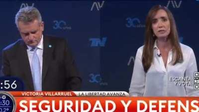 Victoria Villarrual : Los quiero ADENTRO 