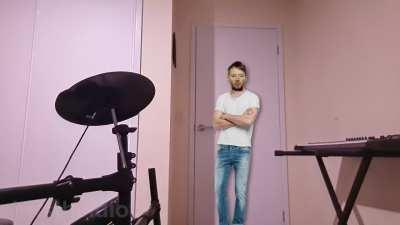 thom yorke likes playing with lightswitches.