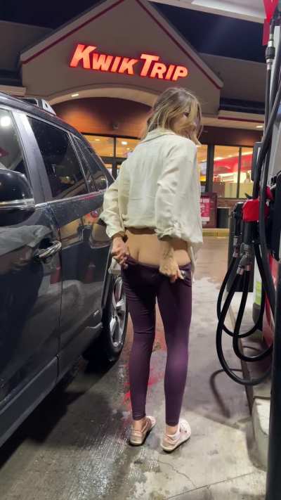 Can’t help by play while pumping