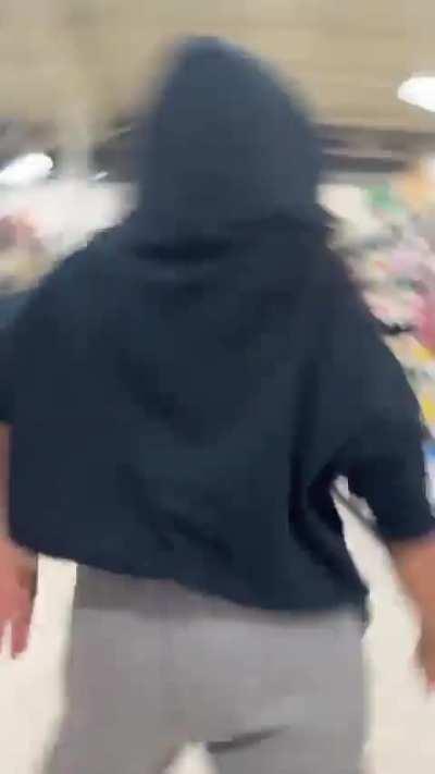 Camila Cabello is back! She‘s so relatable going into a supermarket and twerking