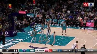 [Highlight] Nick Richards with a... Rebound? Block?