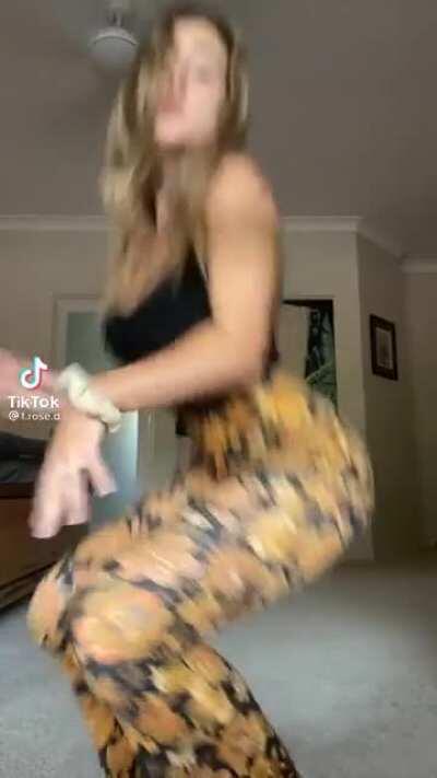 How am I supposed to watch these tiktok videos without ruining my underwear?