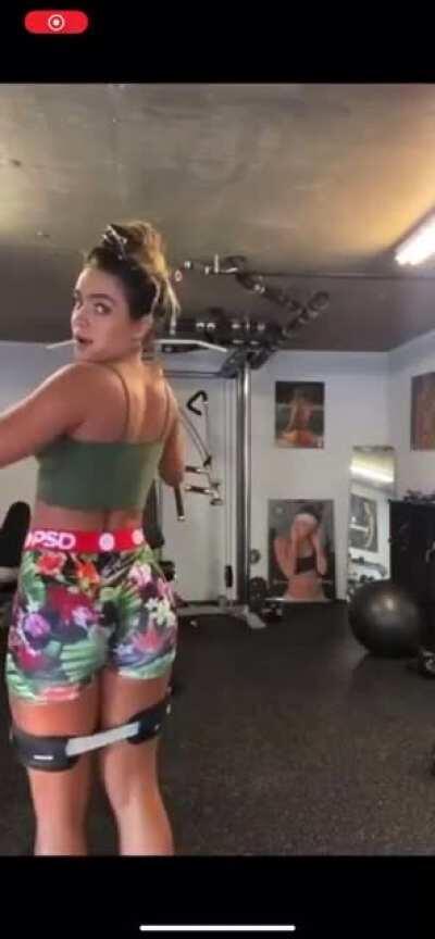 Can anyone feed?? Dm me